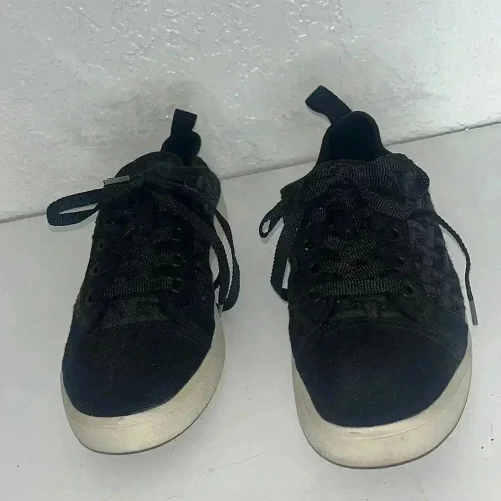 KOOLABURRA by UGG Kellan
Low Lace Sneakers size 8